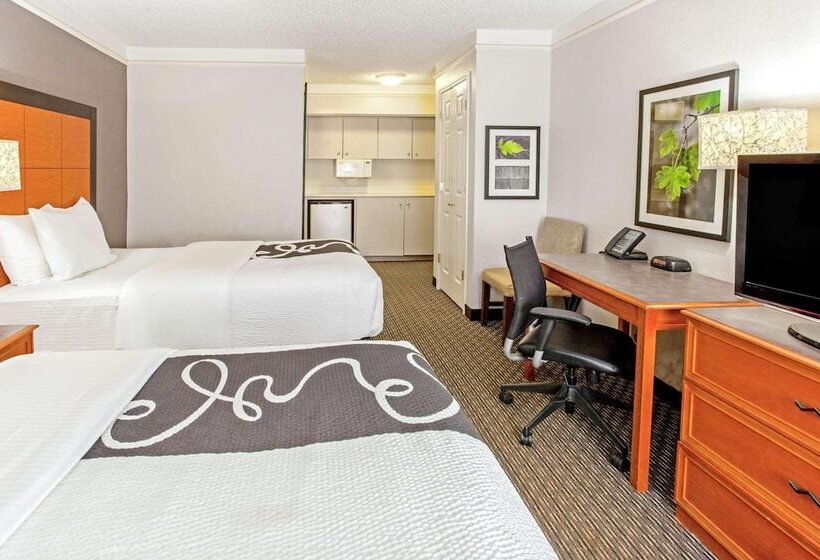 هتل La Quinta Inn By Wyndham Wichita Falls