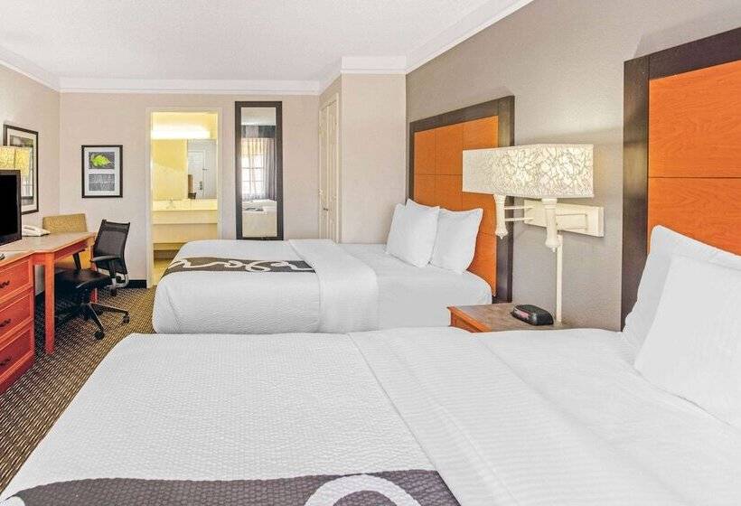 هتل La Quinta Inn By Wyndham Wichita Falls