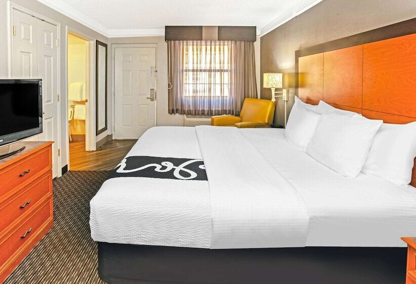 هتل La Quinta Inn By Wyndham Wichita Falls