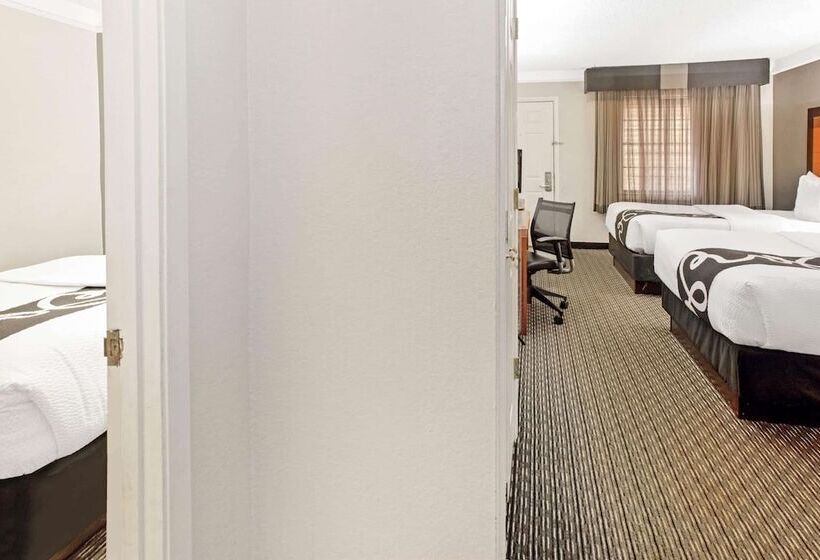 هتل La Quinta Inn By Wyndham Wichita Falls