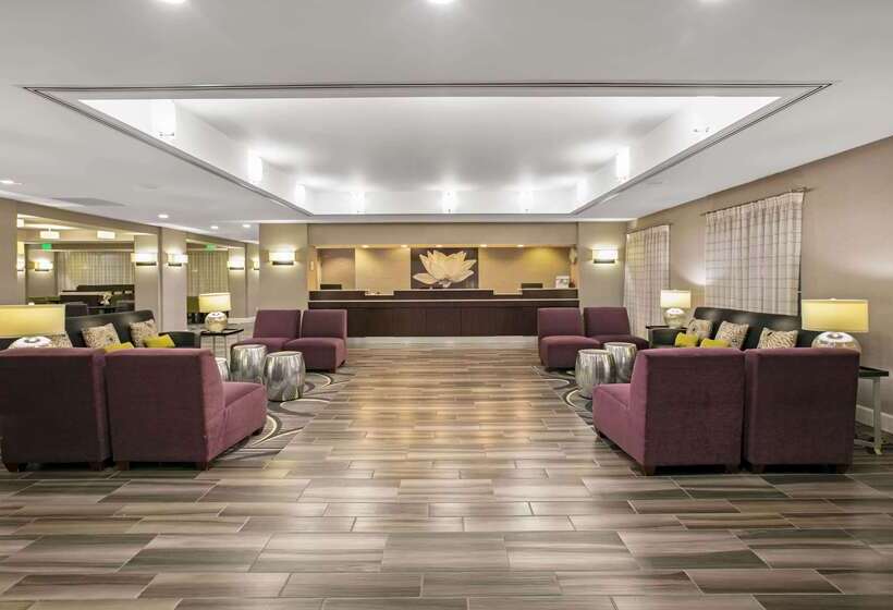 هتل La Quinta Inn & Suites By Wyndham Dfw Airport South / Irving