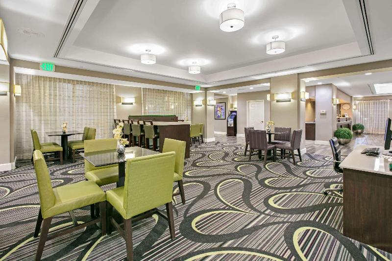 هتل La Quinta Inn & Suites By Wyndham Dfw Airport South / Irving