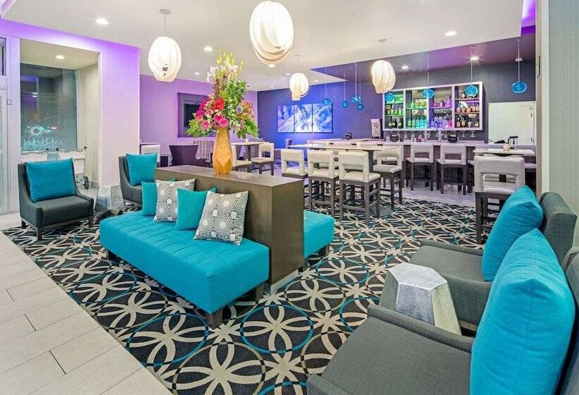 هتل La Quinta Inn & Suites By Wyndham Mcallen La Plaza Mall