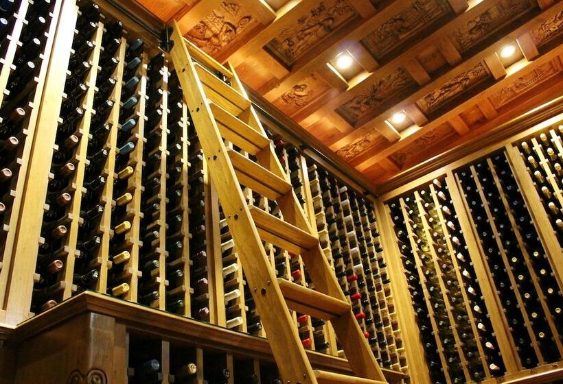 فندق Madonna Inn