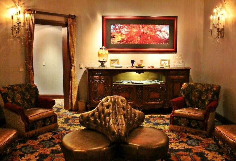 فندق Madonna Inn