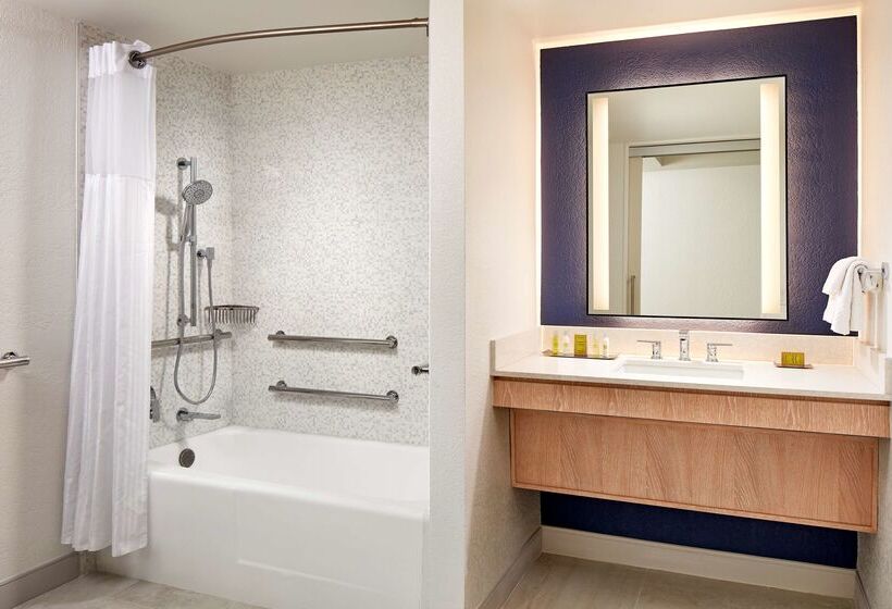 בית מלון כפרי Mdr Marina del Rey, a Doubletree by Hilton