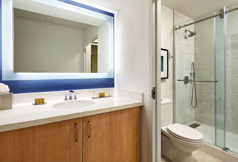 בית מלון כפרי Mdr Marina del Rey, a Doubletree by Hilton