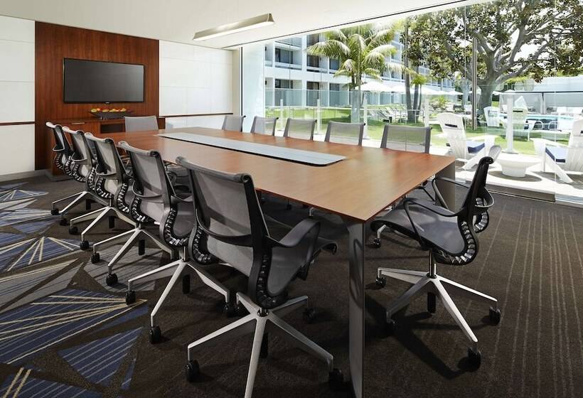 בית מלון כפרי Mdr Marina del Rey, a Doubletree by Hilton