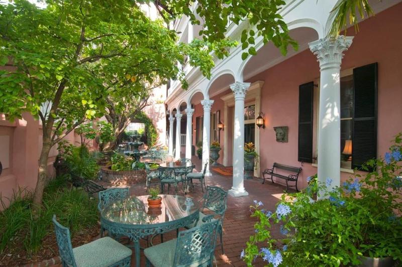 هتل Meeting Street Inn