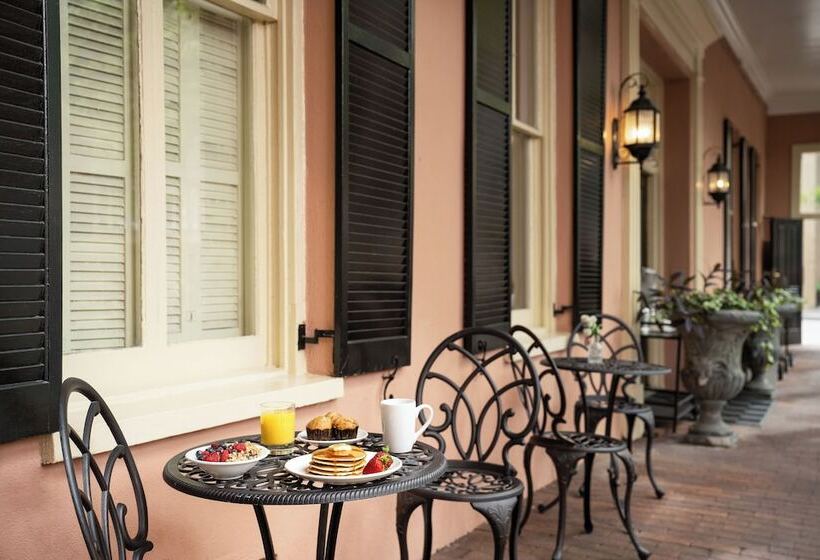 هتل Meeting Street Inn