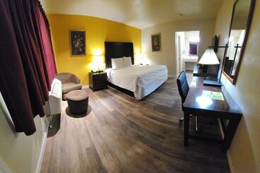 هتل Mission Inn And Suites