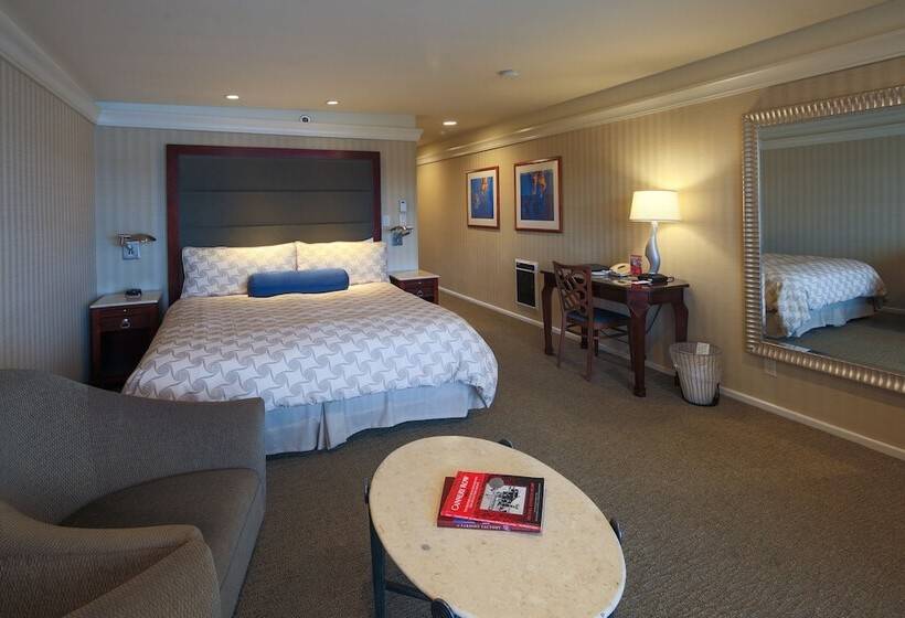 هتل Monterey Bay Inn