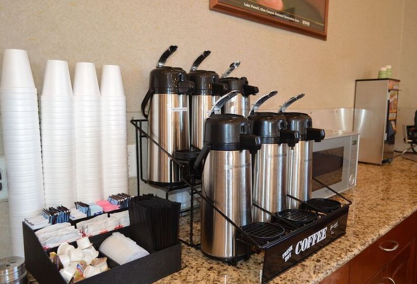 ホテル National 9 Inn Price