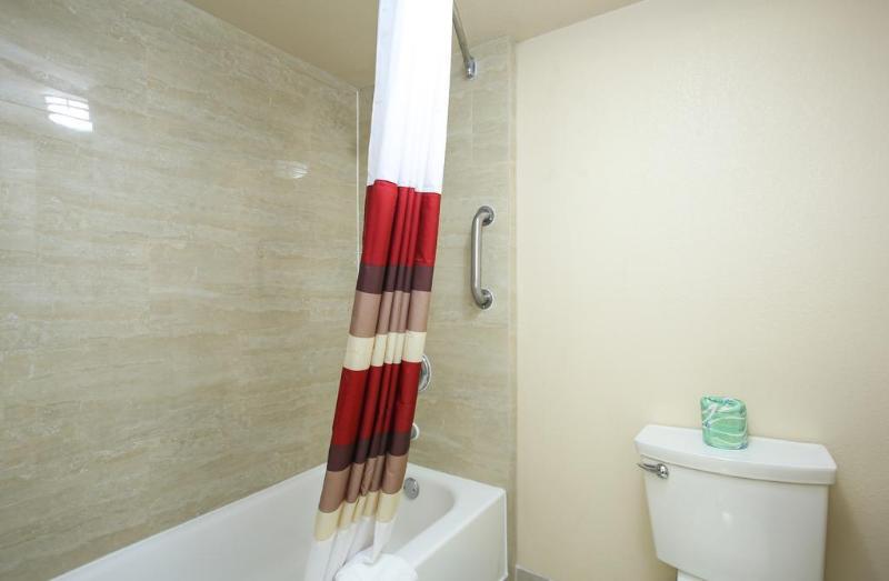 هتل Red Roof Inn North Dallas   Park Central