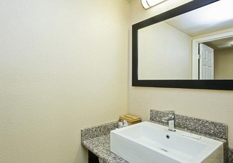 هتل Red Roof Inn North Dallas   Park Central