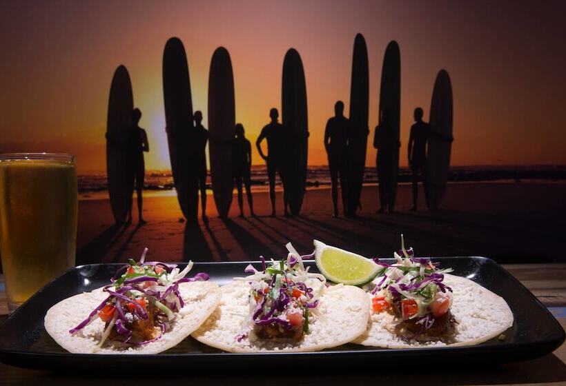 فندق Renaissance Newport Beach