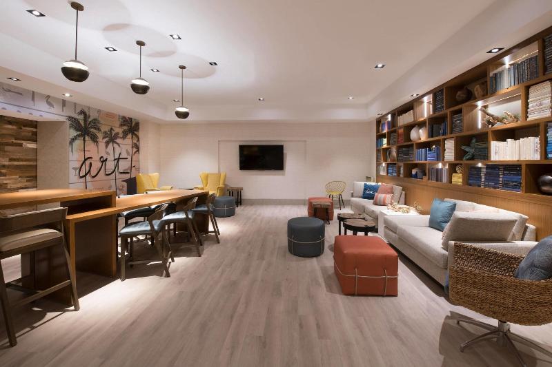 فندق Renaissance Newport Beach