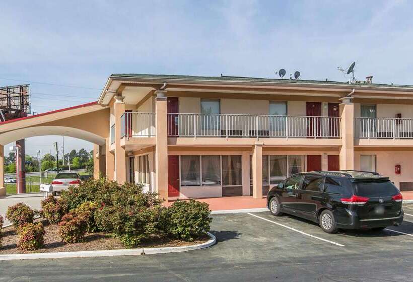 هتل Rodeway Inn & Suites