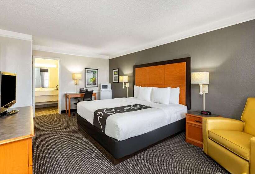 Hotel Travelodge By Wyndham El Paso  Airport