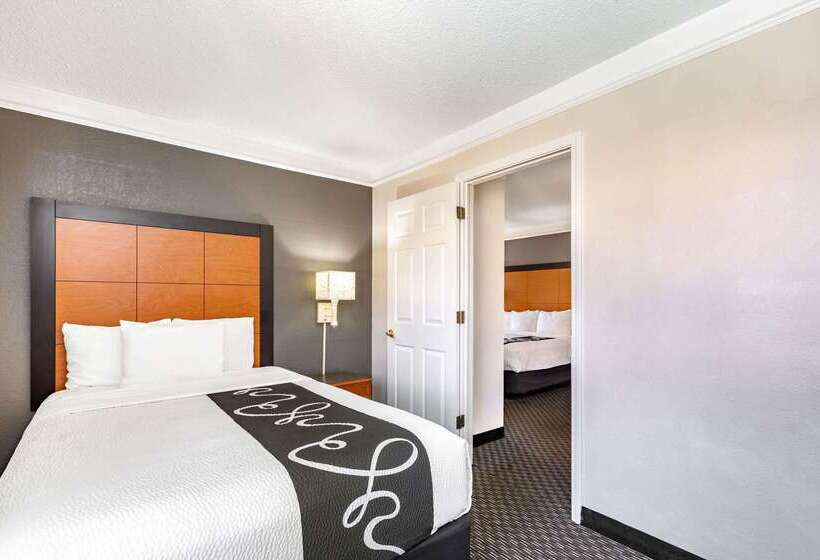 Hotel Travelodge By Wyndham El Paso  Airport