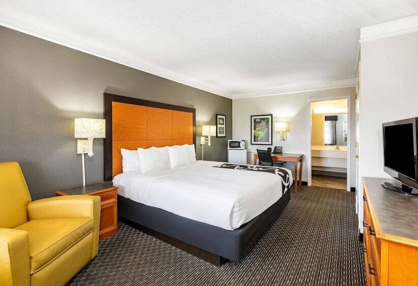 هتل Travelodge By Wyndham El Paso  Airport