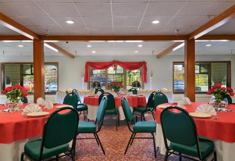 هتل Travelodge By Wyndham Juneau