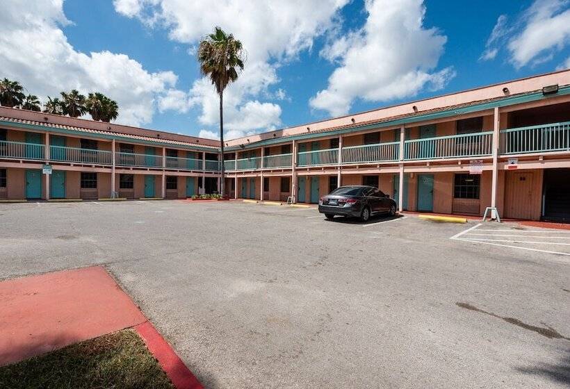 Hotel University Inn & Suites