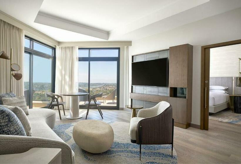 هتل Vea Newport Beach, A Marriott Resort & Spa