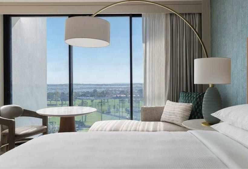هتل Vea Newport Beach, A Marriott Resort & Spa