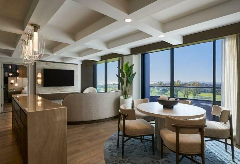 هتل Vea Newport Beach, A Marriott Resort & Spa