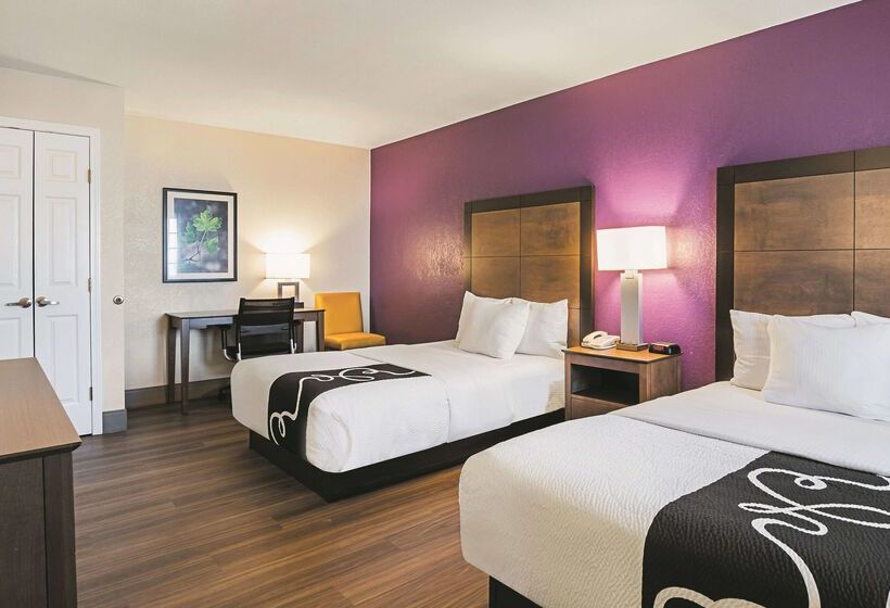 בית מלון כפרי Wingate By Wyndham Galveston East Beach