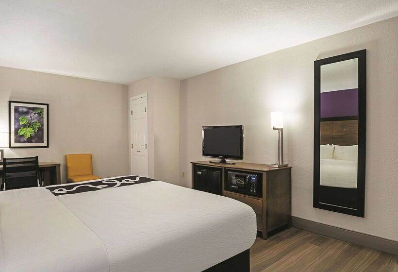 هتل Wingate By Wyndham Galveston East Beach