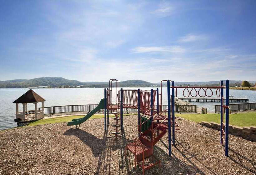 호텔 Wyndham Garden Lake Guntersville