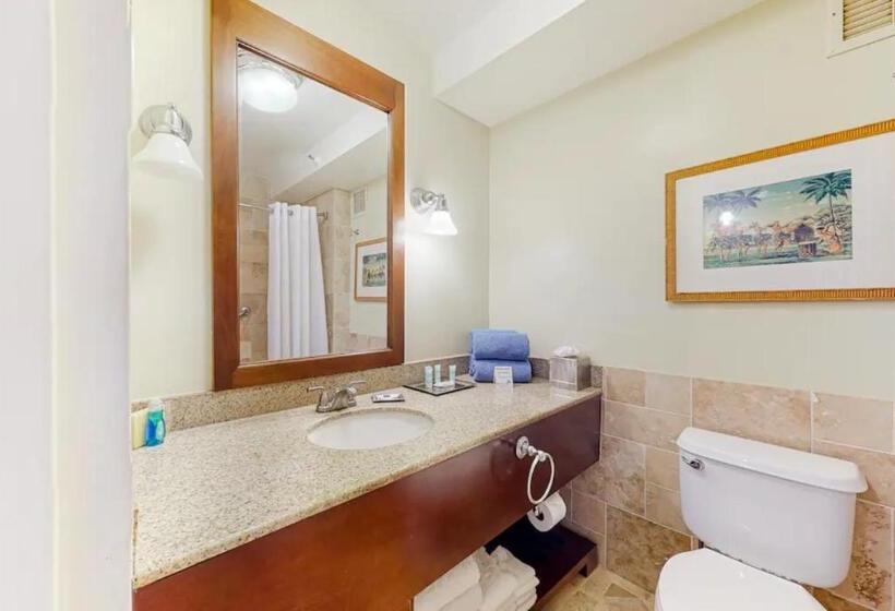 Outrigger Kauaʻi Beach Resort & Spa