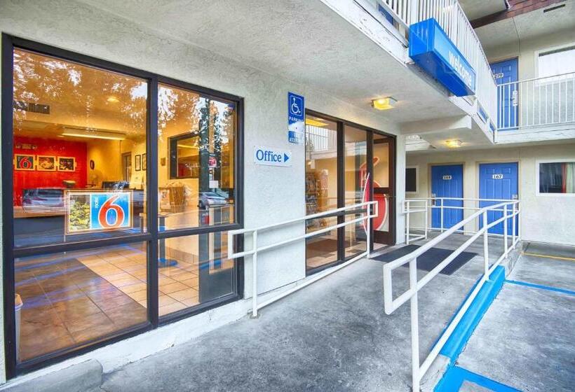 Motel 6 Mammoth Lakes, Ca