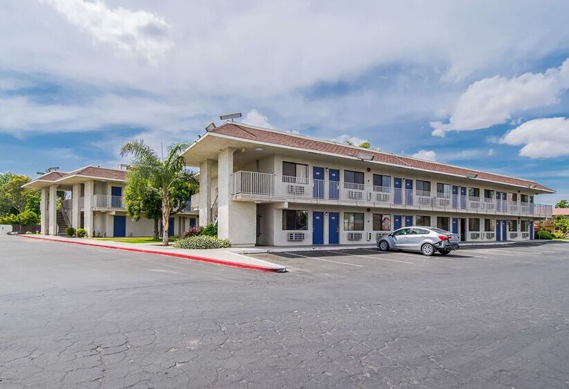 Motel 6bakersfield, Ca  Airport