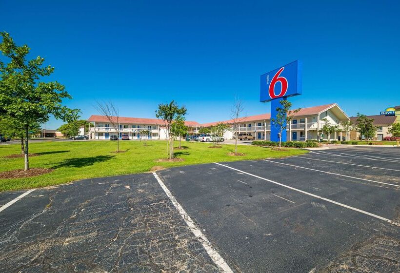 Motel 6dallas, Tx  Farmers Branch