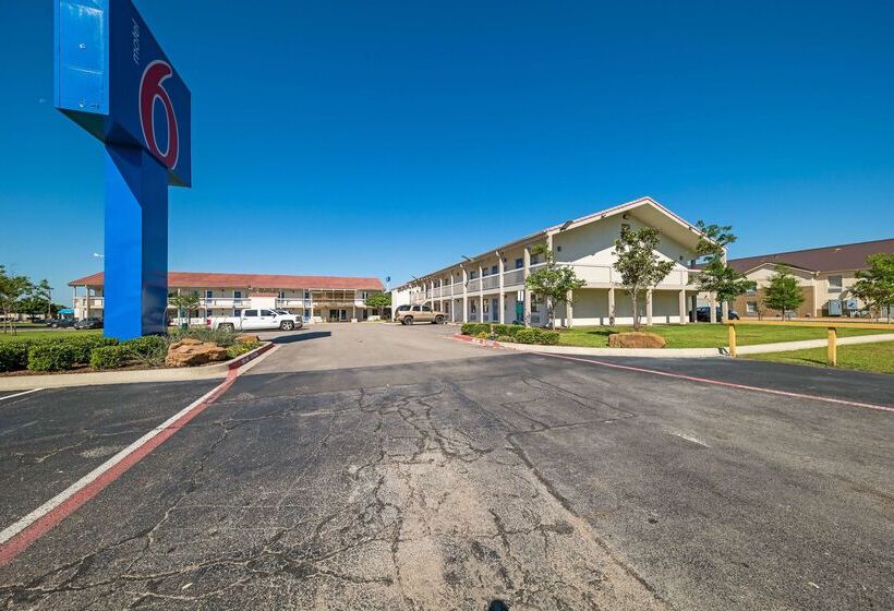 Motel 6dallas, Tx  Farmers Branch