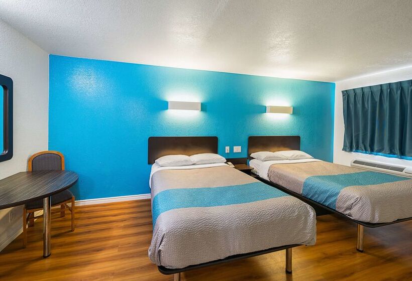 Motel 6grand Prairie, Tx  Interstate 30