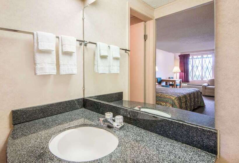 مُتل Knights Inn Canton
