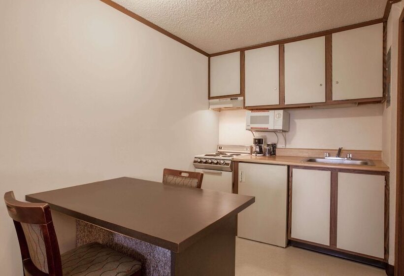 モーテル Knights Inn Greensburg