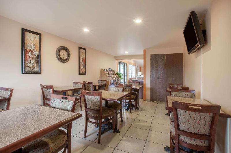 汽车旅馆  Knights Inn Greensburg