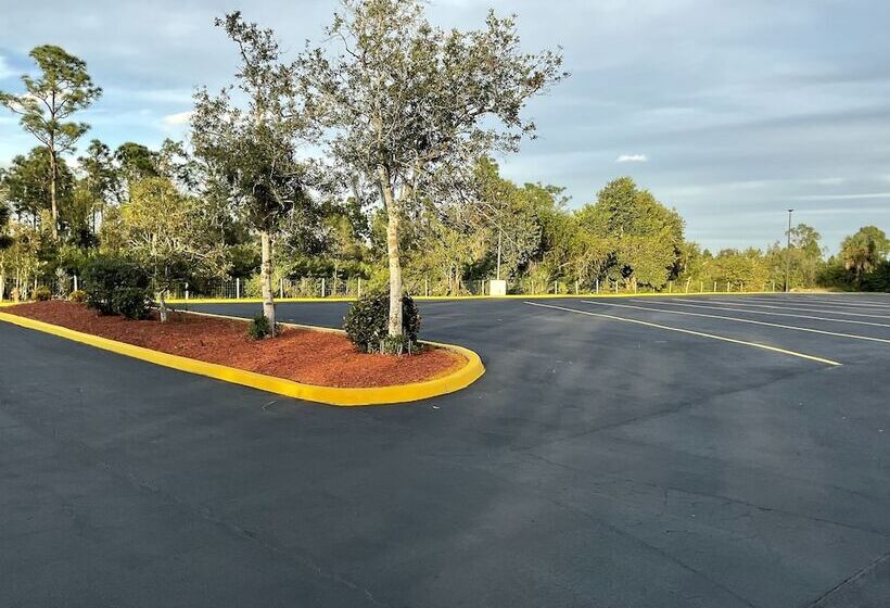 فندق على الطريق Knights Inn Punta Gorda