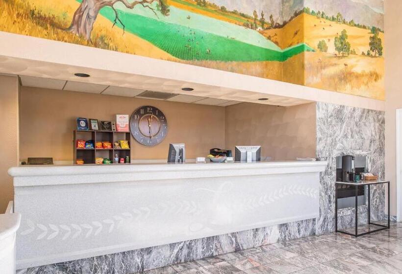 מוטל Laurel Inn & Conference Center