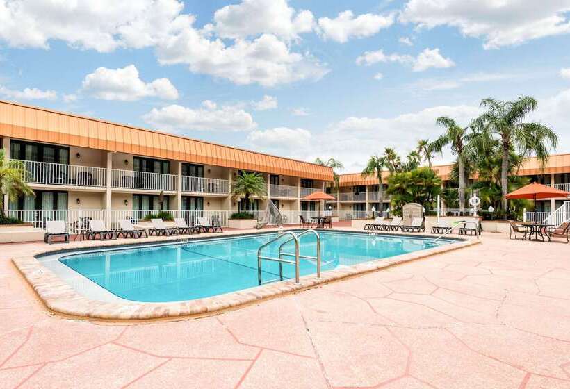 리조트 Quality Inn & Suites Tarpon Springs South