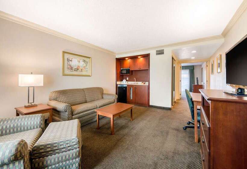 리조트 Quality Inn & Suites Tarpon Springs South
