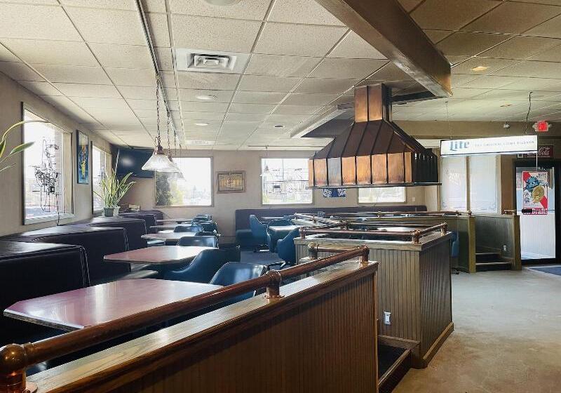 בית מלון כפרי America S Best Value Inn Sandpoint