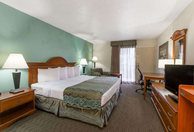 هتل Baymont By Wyndham Sarasota