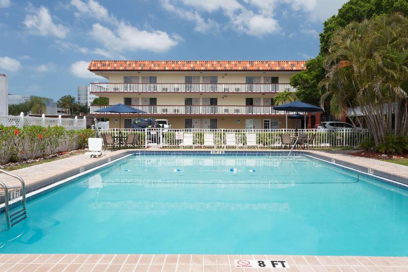 בית מלון כפרי Baymont By Wyndham Sarasota