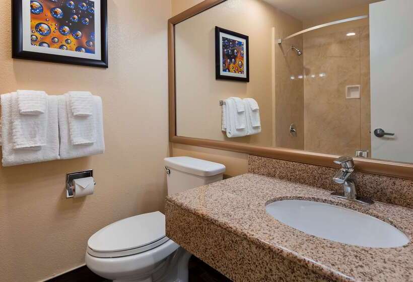 هتل Best Western Plus Heritage Inn